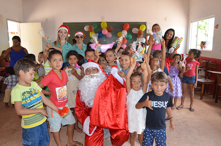 RISA REALIZA NATAL SOLIDÁRIO NA COMUNIDADE ANANÁS E FAZ A ALEGRIA DA CRIANÇADA